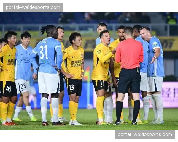 青岛西海岸1-0小胜深圳新鹏城 戴维森82分钟定位球制胜终结连败